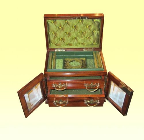 Quality Walnut Antique Jewellery Box