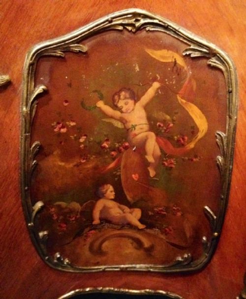 A STUNNING ANTIQUE KINGWOOD FRENCH BOMBE VERNIS MARTIN DISPLAY CABINET - ADDITIONAL PHOTO 5