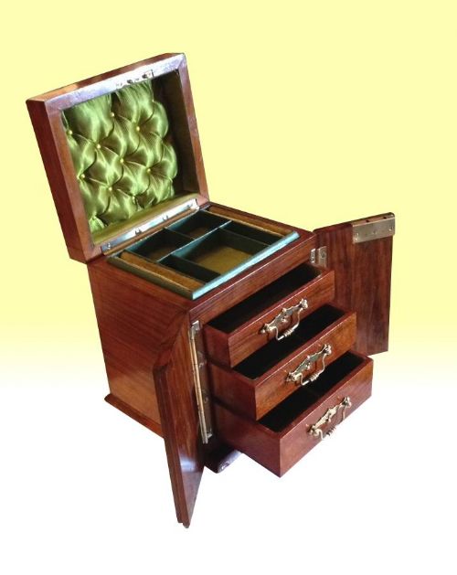 Lovely  Victorian  Figured Walnut Antique Domed Top Jewellery Box