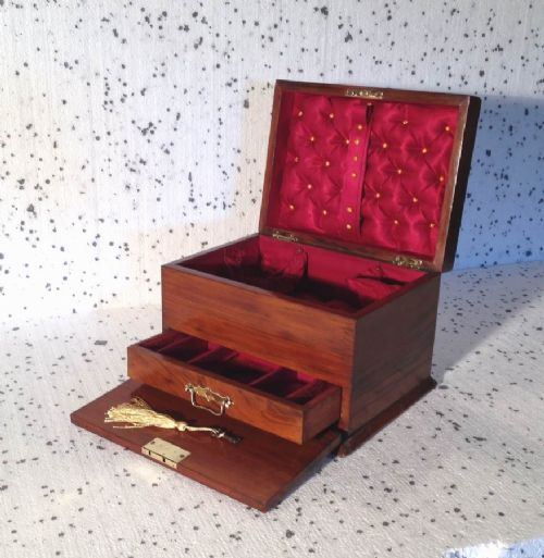Superb  Figured Walnut Antique Jewellery Box
