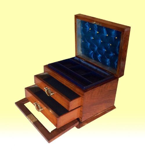 Stunning Quality Figured Walnut Antique Domed Top Jewellery Box

