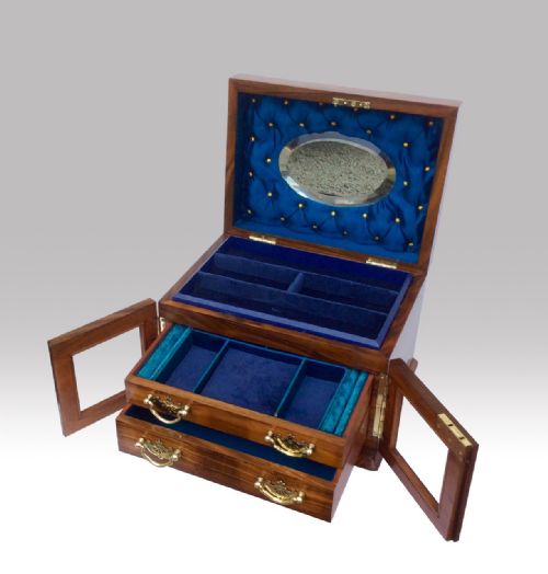 Fabulous Quality Figured Walnut Large Antique Domed Top Jewellery Box