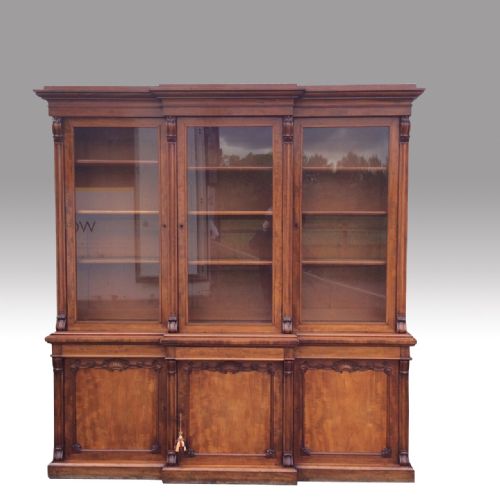 Very Fine Quality Antique Mahogany Three Door Library Breakfront Bookcase.