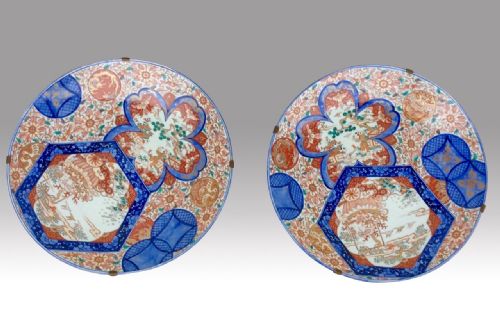 A Wonderful Pair of Very Large Antique Imari Chargers,plates