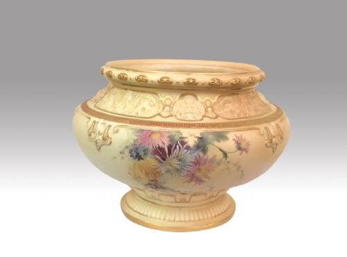Magnificent Large Antique
royal Worcester Jardiniere Hand Painted on Blush Ivory Ground
