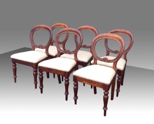 Superb Set of 6 Six Antique Balloon Back Mahogany Dining Chairs.
beautiful Colour and Patina.
