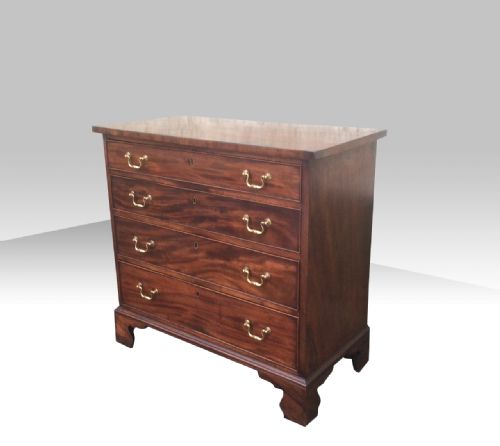 Small Antique Georgian Mahogany Chest of Drawers.