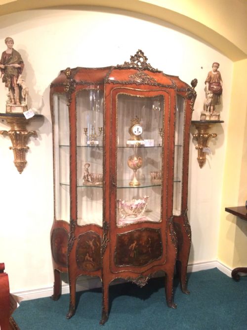 A STUNNING ANTIQUE KINGWOOD FRENCH BOMBE VERNIS MARTIN DISPLAY CABINET - ADDITIONAL PHOTO 7