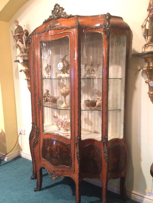 A STUNNING ANTIQUE KINGWOOD FRENCH BOMBE VERNIS MARTIN DISPLAY CABINET - ADDITIONAL PHOTO 8