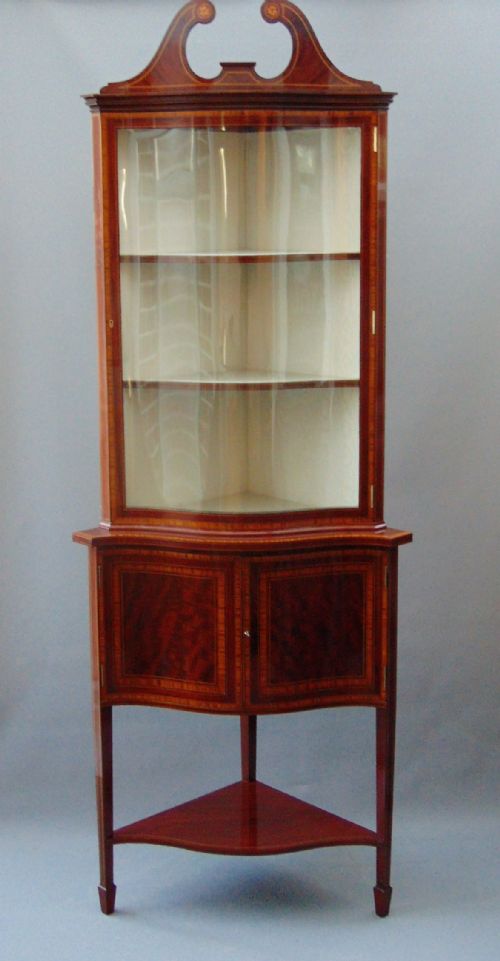 Stunning Quality Inlaid Mahogany Serpentine Shaped Antique Corner Cabinet