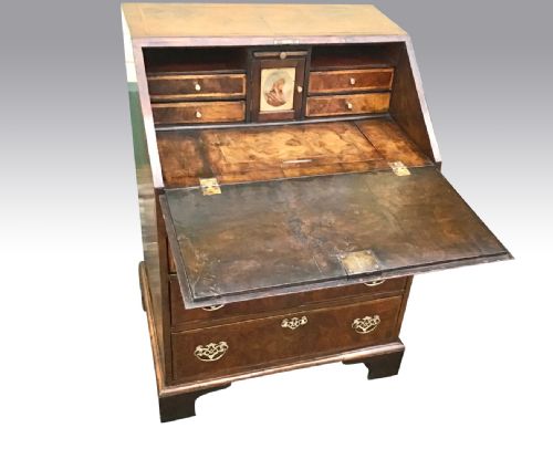 RARE SMALL GEORGIAN PERIOD ANTIQUE WALNUT BUREAU DESK - ADDITIONAL PHOTO 1