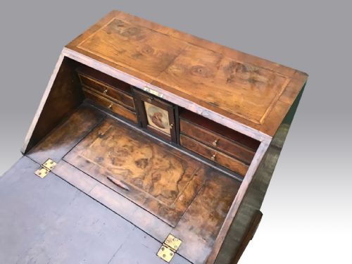 RARE SMALL GEORGIAN PERIOD ANTIQUE WALNUT BUREAU DESK - ADDITIONAL PHOTO 2