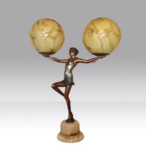 Wonderful Art Deco Lady Lamp