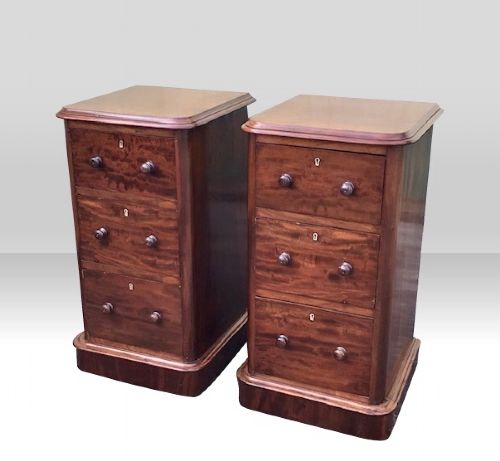 Pair of Quality Antique Mahogany Bedside Cabinet Chests.