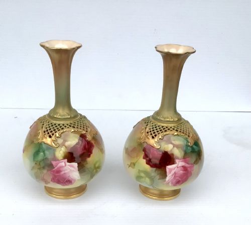 FINE PAIR OF ROYAL WORCESTER ROSE PAINTED VASES - ADDITIONAL PHOTO 4