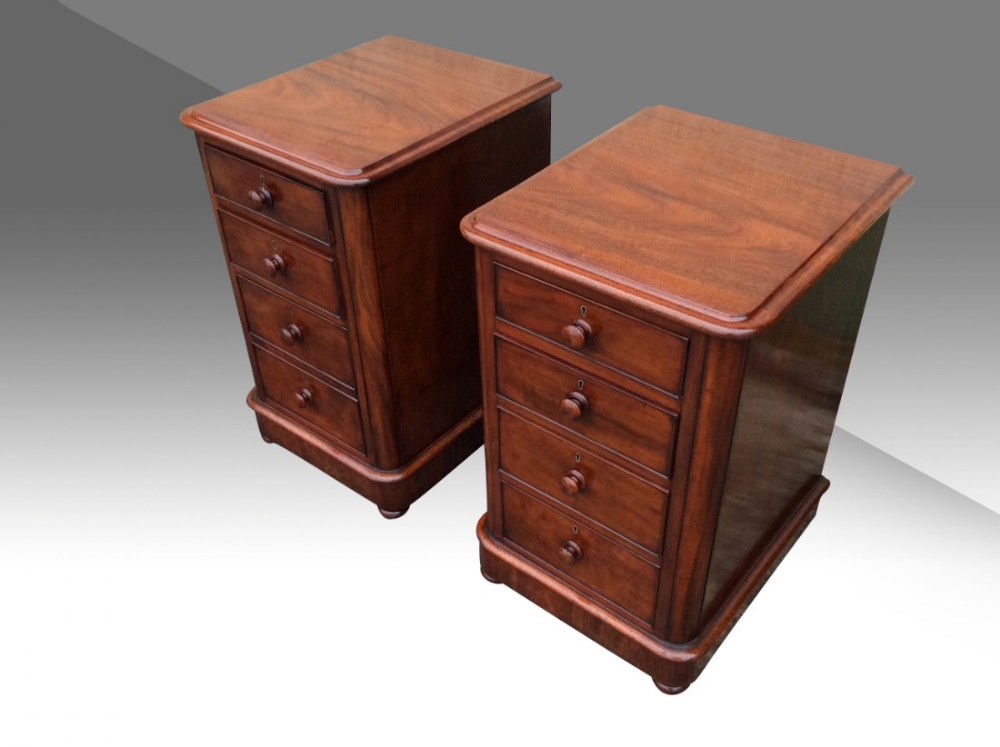Quality Pair of Victorian Mahogany Antique Bedside Cabinet,Chests