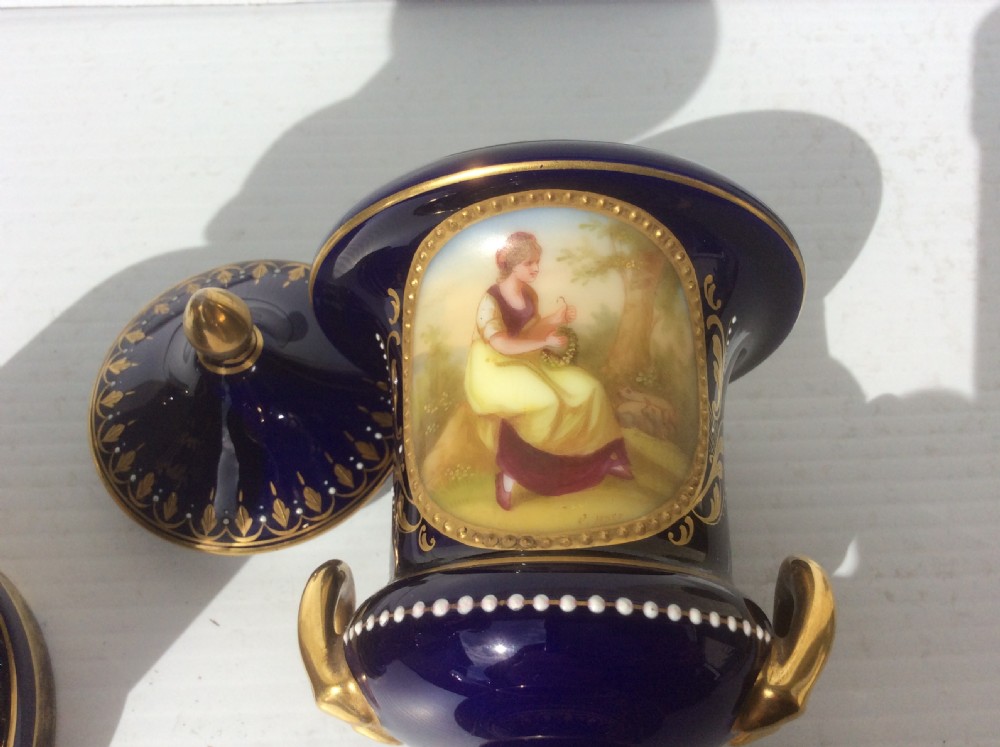 A STUNNING PAIR OF 19TH CENTURY ANTIQUE ROYAL VIENNA URNS. View VI