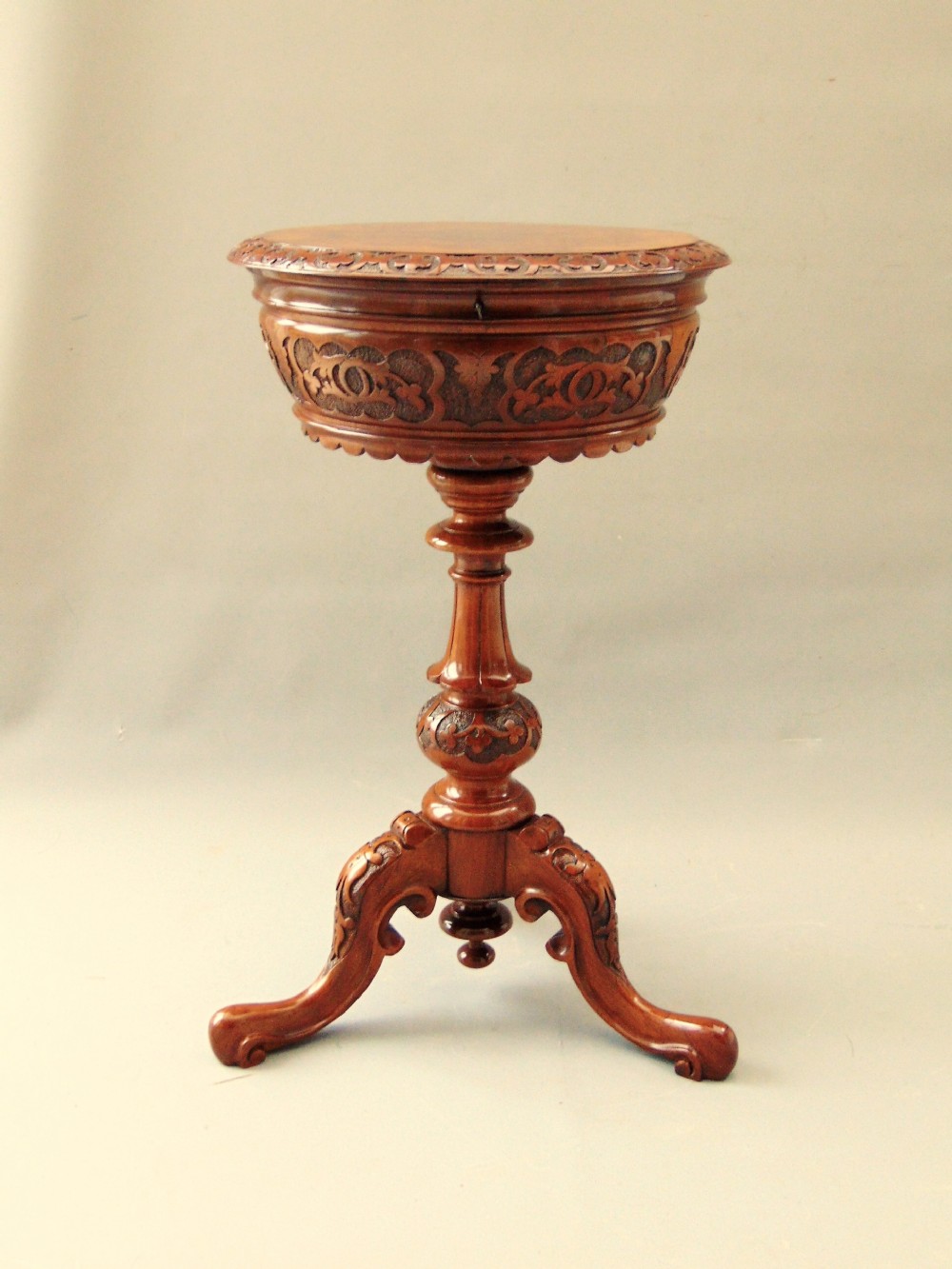 Exceptional Antique Burr Walnut Tea Poy,Lamp Table.