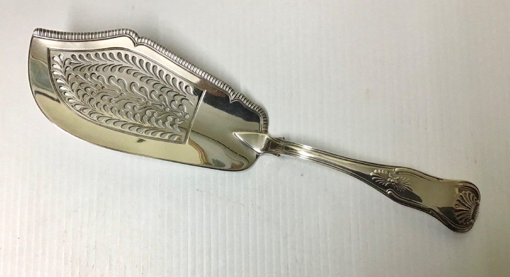 Antique Silver Fish Slice in Kings Pattern