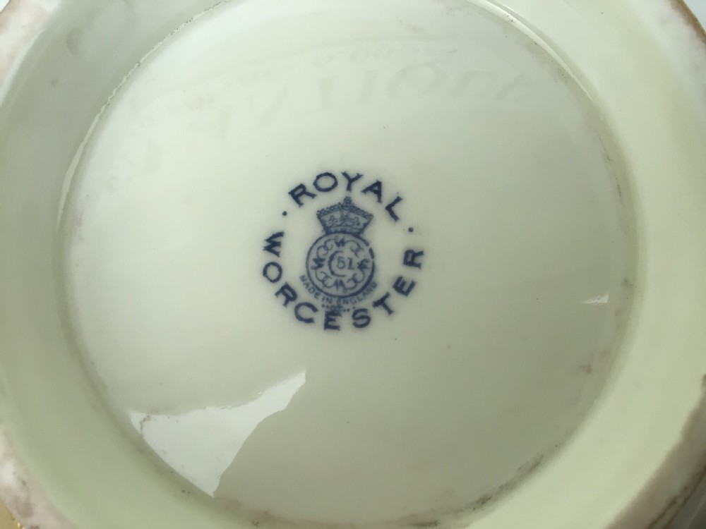 Stunning Harry Stinton Royal Worcester Highland Cattle Bowl, View VII