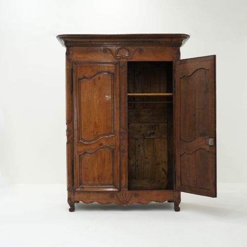 LOUIS XV WALNUT ARMOIRE - ADDITIONAL PHOTO 5