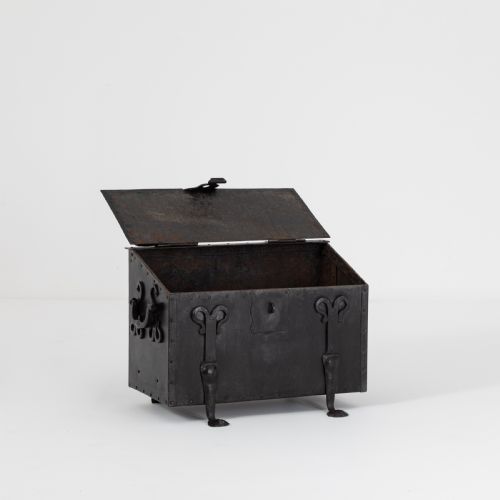 LATE 19THEARLY 20TH CENTURY ARTS AND CRAFTS IRON LOG BIN - ADDITIONAL PHOTO 7