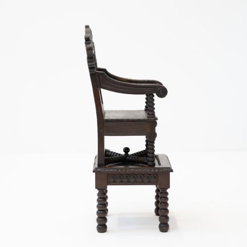 JOINED OAK CARVED CHILDS HIGHCHAIR ON STAND INITIALLED RD AND DATED 1688 - ADDITIONAL PHOTO 4