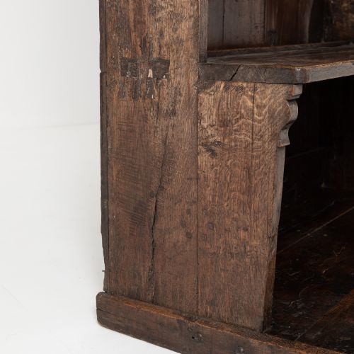 18TH CENTURY PROVINCIAL FRENCH OAK CUPBOARD - ADDITIONAL PHOTO 10