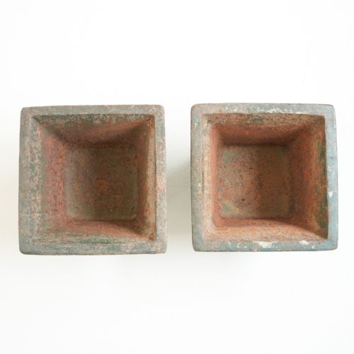 PAIR OF SMALL PAINTED CAST IRON GARDEN URNS - ADDITIONAL PHOTO 7