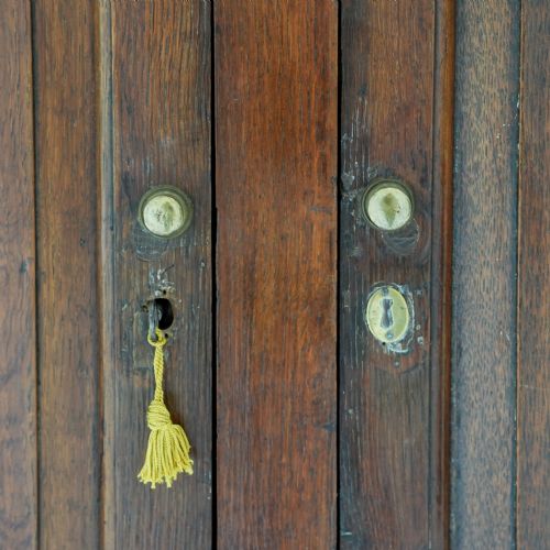 18TH CENTURY ENGLISH OAK HANGING SPICE CUPBOARD - ADDITIONAL PHOTO 5