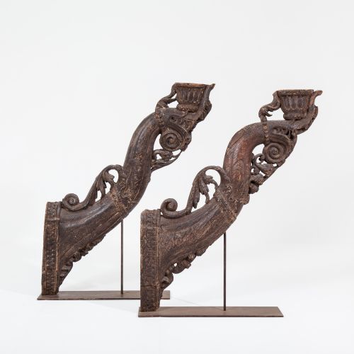PAIR OF LARGE CARVED 18TH CENTURY BRACKETS