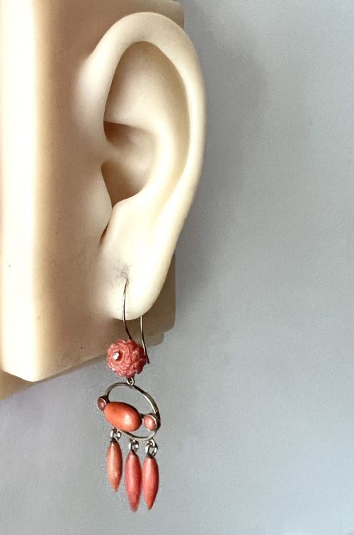 ANTIQUE CORAL TORPEDO DROP 9CT GOLD EARRINGS - ADDITIONAL PHOTO 4