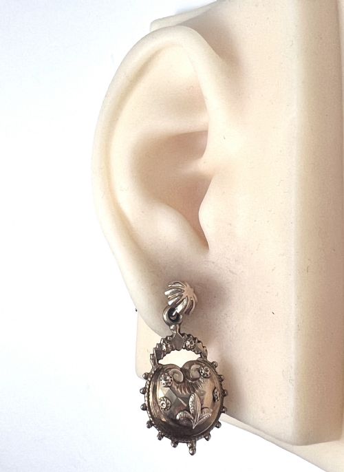 RESERVED FOR T TO 19 JUNE VICTORIAN 1880S FLEUR DE LIS EARRINGS IN 9CT GOLD - ADDITIONAL PHOTO 7
