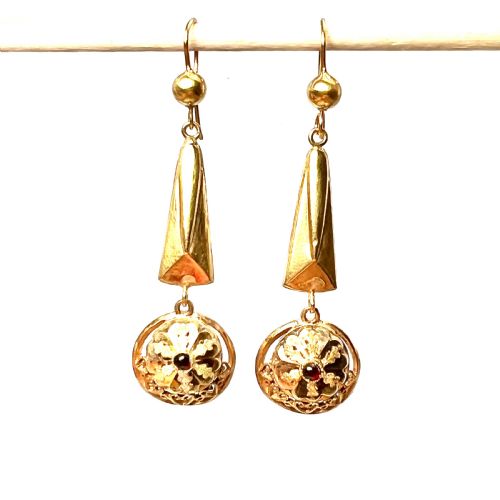 VICTORIAN GARNET ETRUSCAN REVIVAL 9CT GOLD EARRINGS - ADDITIONAL PHOTO 3