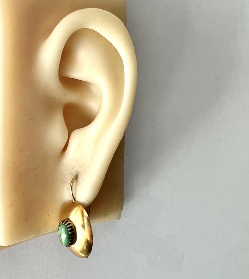 VINTAGE 14CT GOLD GREEN STONE DOME EARRINGS - ADDITIONAL PHOTO 5