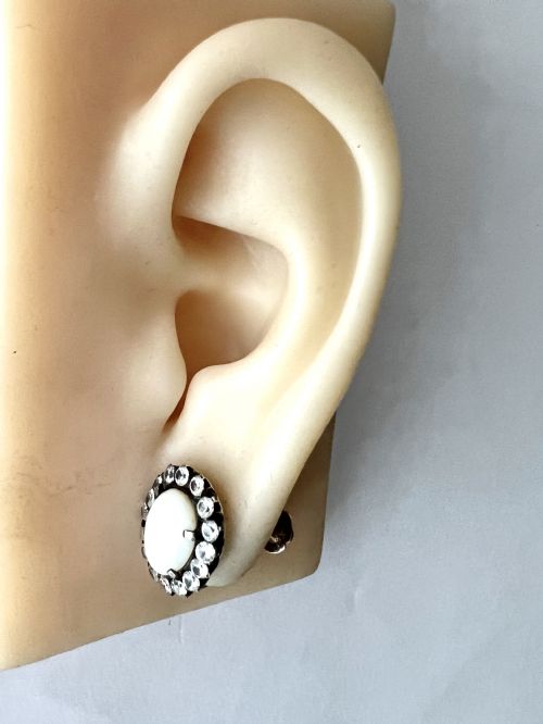 VINTAGE 9CT GOLD OPAL AND WHITE SAPPHIRE HALO EARRINGS - ADDITIONAL PHOTO 5