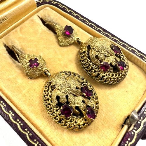 VICTORIAN ETRUSCAN REVIVAL PASTE GARNET GILT EARRINGS AND BROOCH - ADDITIONAL PHOTO 4