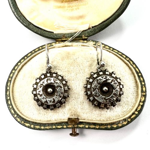 victorian aesthetic period silver ivy leaf earrings - CATEGORY: ANTIQUE JEWELLERY - DATED VICTORIAN