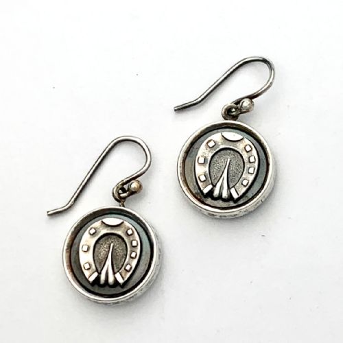 VICTORIAN 1886 SILVER HORSESHOE BROOCH AND EARRINGS IN ORIGINAL BOX - ADDITIONAL PHOTO 3