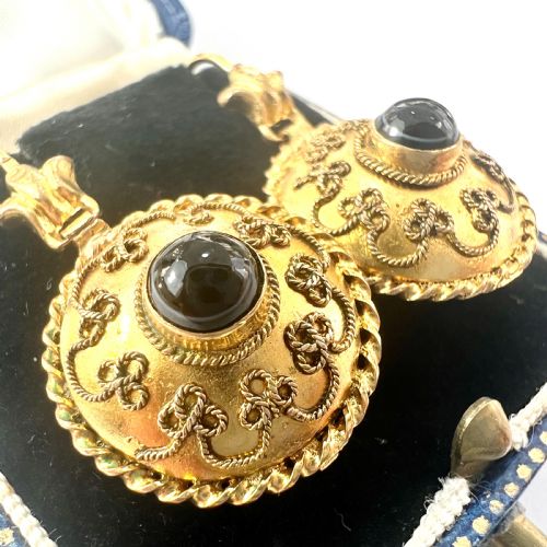 VICTORIAN 15CT GOLD DOMED BANDED AGATE EARRINGS - ADDITIONAL PHOTO 1