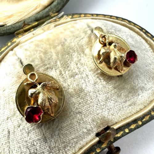 VICTORIAN 18CT GOLD RUBY VINE LEAF STUD EARRINGS - ADDITIONAL PHOTO 1