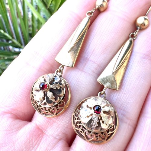 VICTORIAN GARNET ETRUSCAN REVIVAL 9CT GOLD EARRINGS - ADDITIONAL PHOTO 2