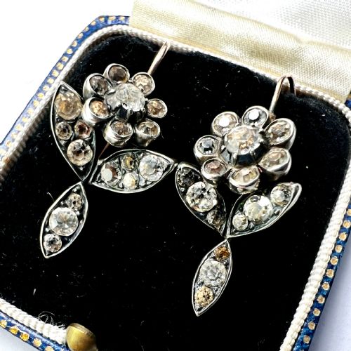 GEORGIAN GOLD AND SILVER BLACK DOT PASTE FLOWER EARRINGS - ADDITIONAL PHOTO 1