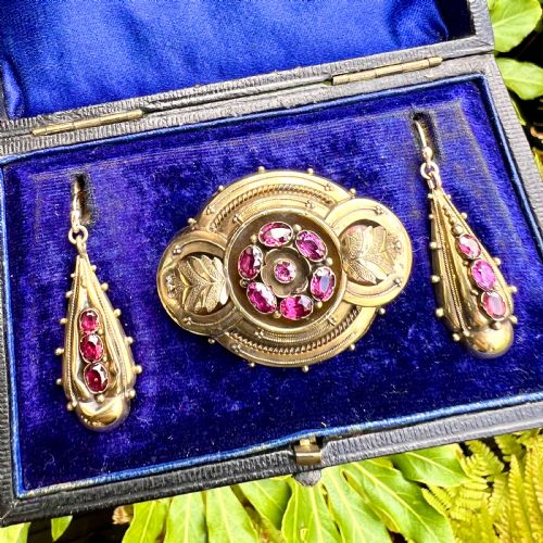 BOXED VICTORIAN AMETHYST DEMI PARURE EARRINGS AND BROOCH - ADDITIONAL PHOTO 8