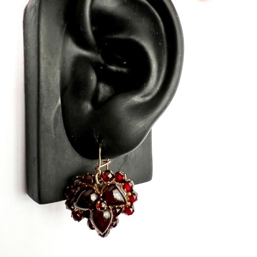 VICTORIAN BOHEMIAN GARNET IVY LEAF EARRINGS - ADDITIONAL PHOTO 4