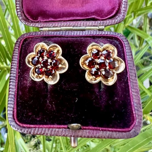 VINTAGE 9CT GOLD GARNET CLUSTER FLOWER STUD EARRINGS - ADDITIONAL PHOTO 8