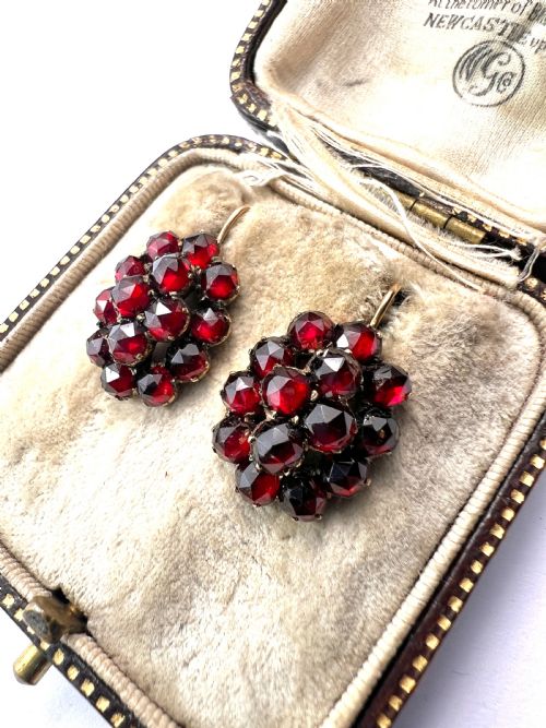 VICTORIAN GOLD BOHEMIAN GARNET CLUSTER EARRINGS - ADDITIONAL PHOTO 1