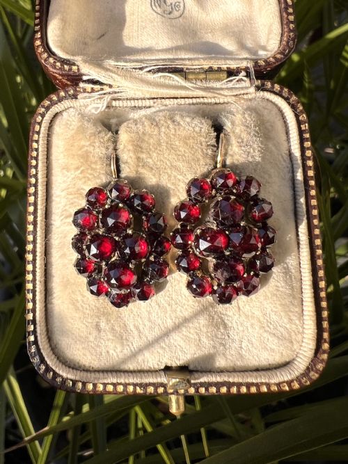 VICTORIAN GOLD BOHEMIAN GARNET CLUSTER EARRINGS - ADDITIONAL PHOTO 7