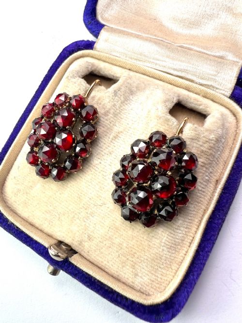 LARGE VICTORIAN GOLD BOHEMIAN GARNET CLUSTER EARRINGS - ADDITIONAL PHOTO 3