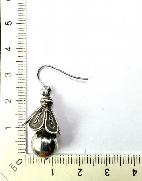 RARE ANTIQUE SILVER FILIGREE BELL FLOWER EARRINGS - ADDITIONAL PHOTO 5
